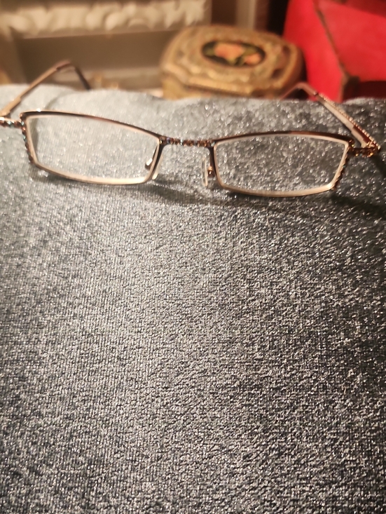 Jimmy Crystal Accessories - Jimmy Crystal Swarovski Crystals. Rectangular Metal Reading Glasses in Rose Gold